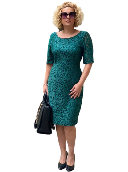 Елегантна рокля от дантела Emerald Grace