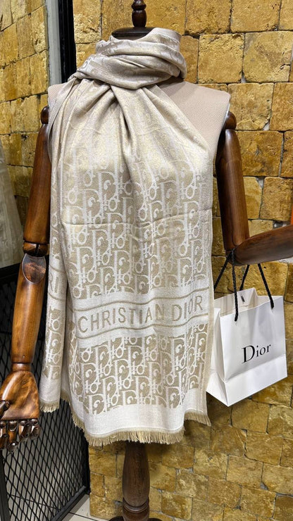 Луксозен шал Christian Dior