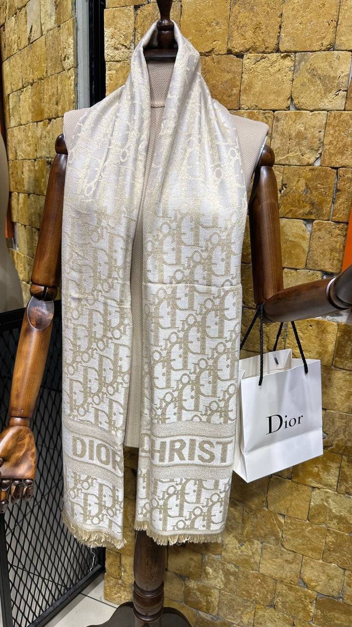 Луксозен шал Christian Dior