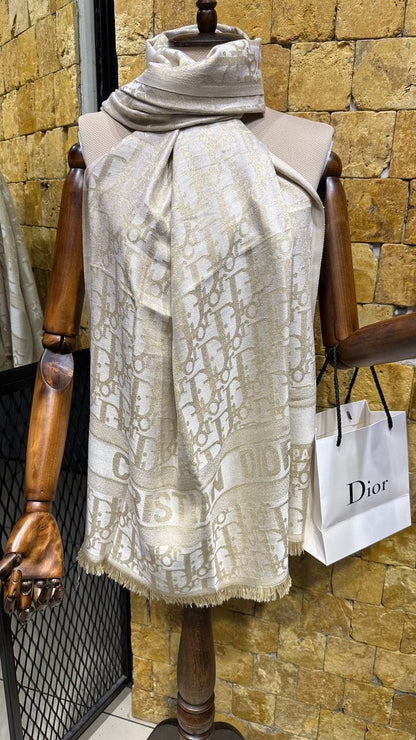 Луксозен шал Christian Dior