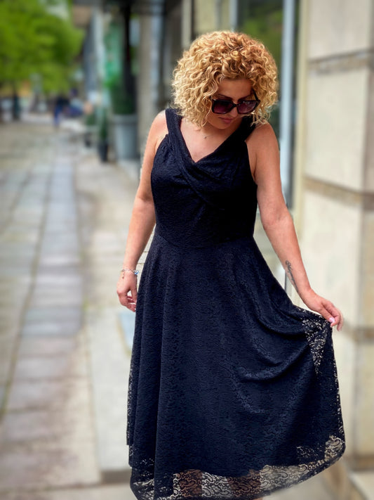 Дантелена рокля Bella Curve