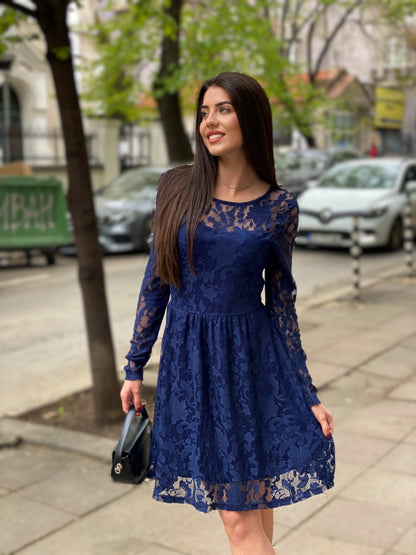 Синя рокля с дантелени ръкави и елегантно деколте Blue Grace
